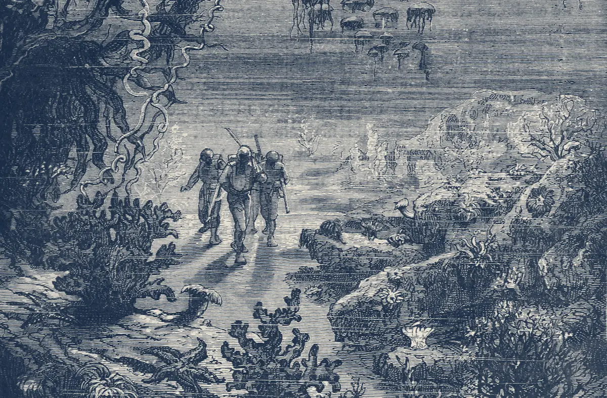 Incisione ottocentesca in toni di blu: tre palombari con lo scafandro e la lanterna camminano sul fondo del mare, fra alghe, coralli e rocce, sotto un banco di meduse.